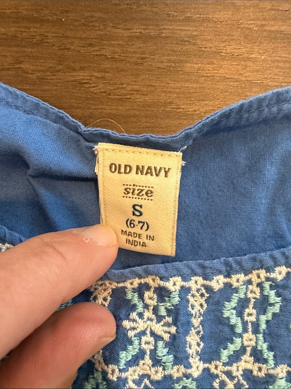 Old Navy Girls Blue Embroidered Top Small 6/7 - C34-090